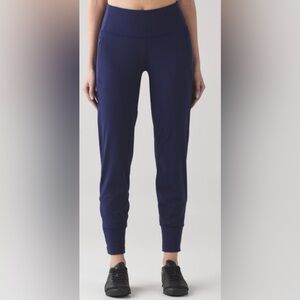Lululemon. Navy Blue Women's Pant size 6